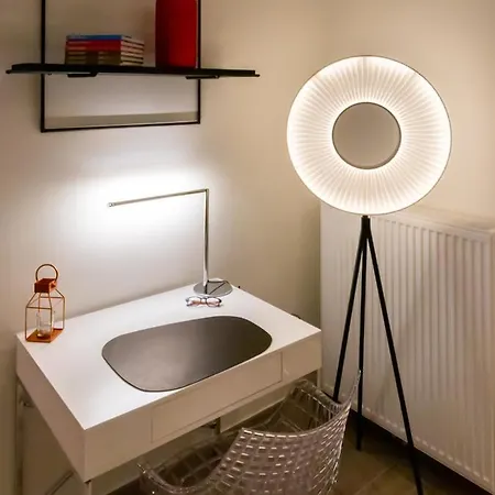 Design Empire Apartment *