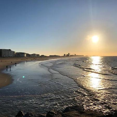 アパート Design Empire オステンド